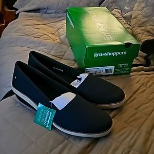 Women Grasshopper size 11 shoes